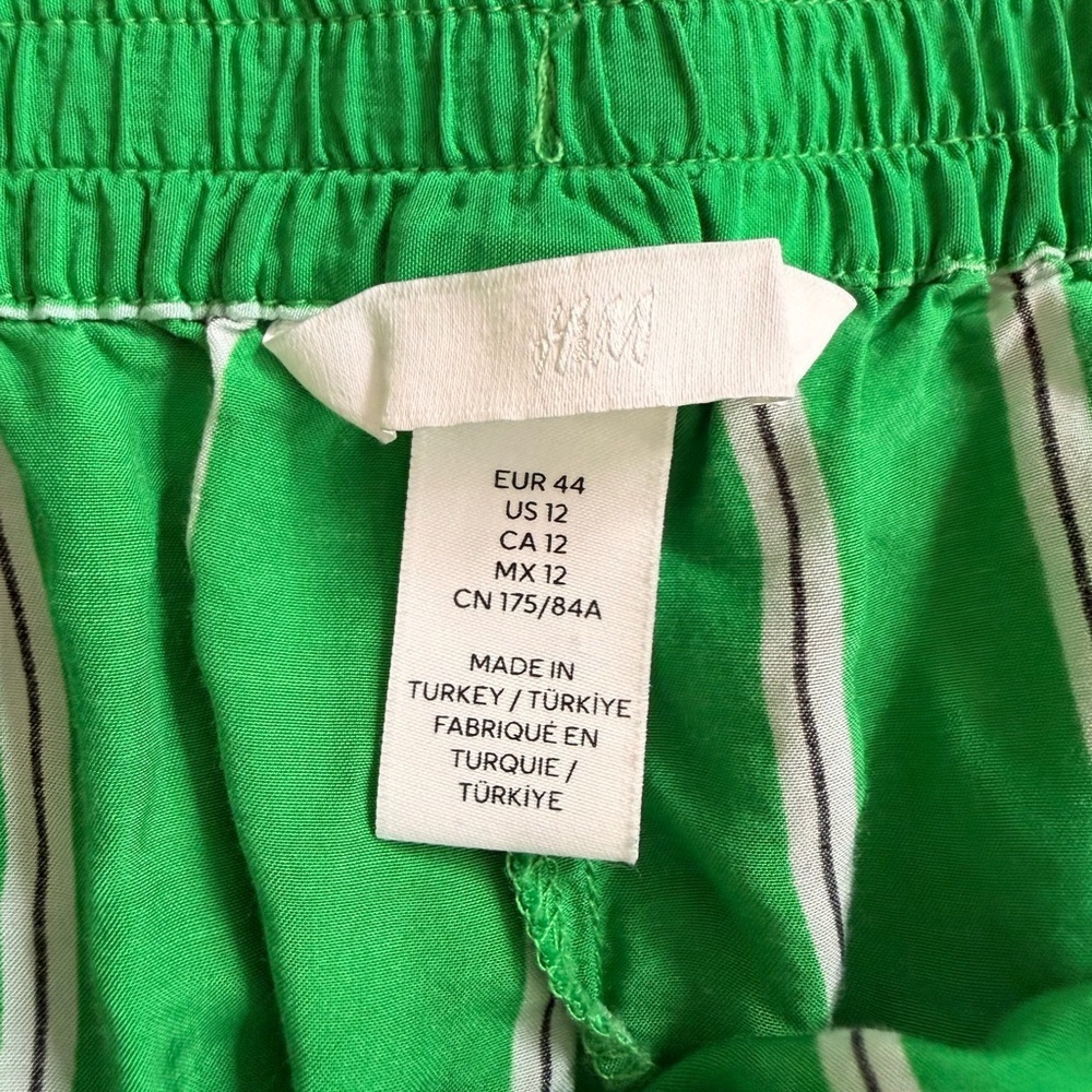 H&M Set Patterned Pants and Matching Top Green with white and black pinstripes - Picture 6 of 6